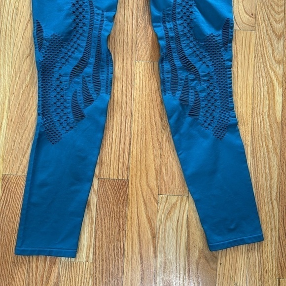 Fabletics Women’s Blue/Green (Teal) Athletic Ishani Tight Legging Sz S (NWD) - Picture 3 of 10